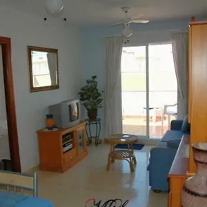 Apartamento One-bedroom Flat 200m From The